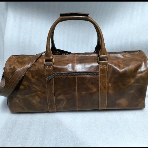 Well leather travel bag